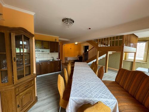 f9b2f3e9-3d43-4cb9-82e4-788e76bed5b0